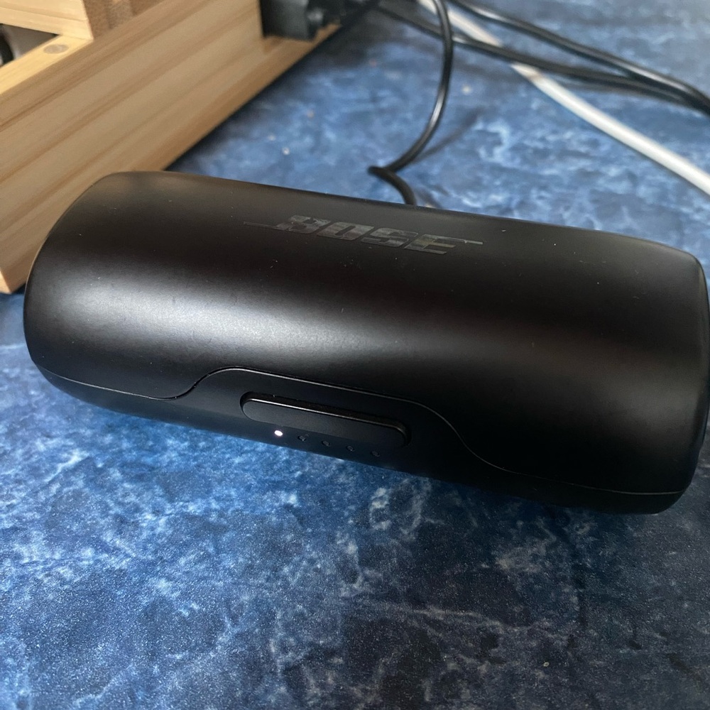 Bose Black Earbud Headphones - Picture 8 of 8
